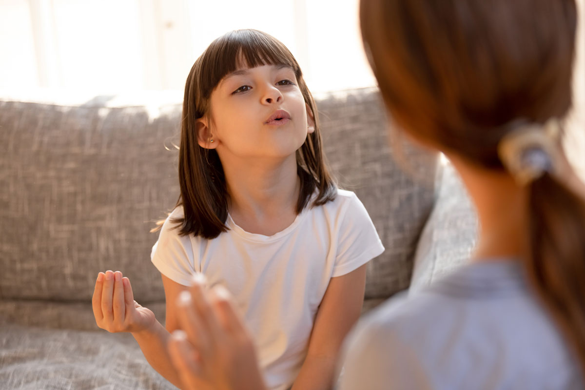 Niña aprendiendo